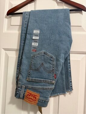 Levis NEW Blue Denim Jeans with Tan